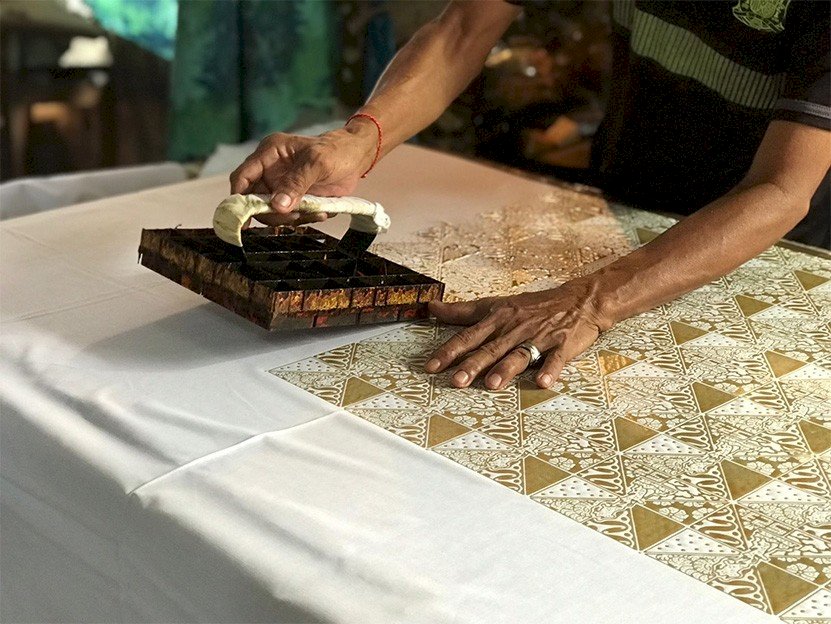 Pengaruh Batik dalam Seni dan Kreativitas Kontemporer